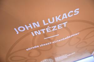 16_szellem_es_jellem_john_lukacs_100_2024-2